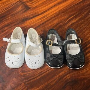 2 Pair Early 2000’s Black & White Gold Bug Baby Shoes Sz 1